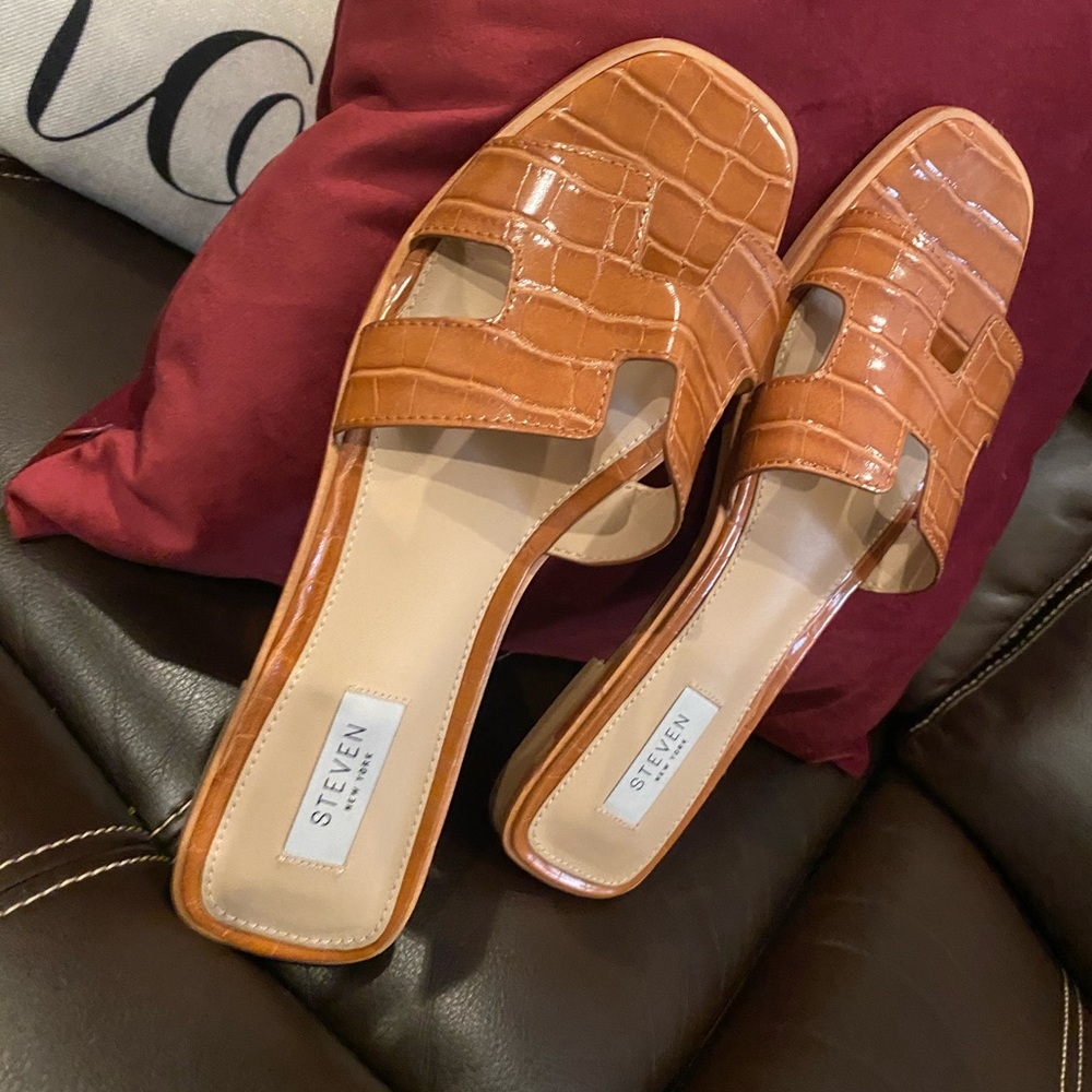 Steven by Steve Madden Hadyn Cognac Sandal Size 9